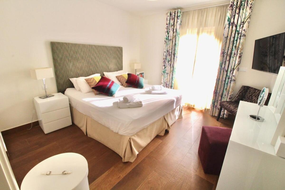 Stunning Three Bedrooms In Los Olivos Atamaria Ngoại thất bức ảnh